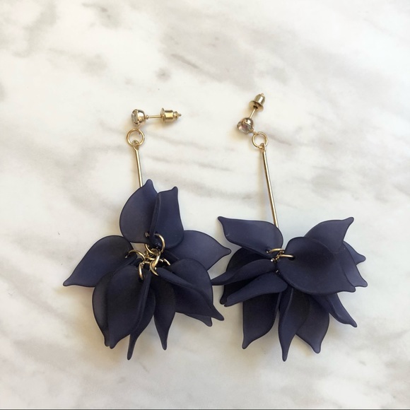 Jewelry - 🎉 New Navy Blue Petal Gold Plated Stud Earrings